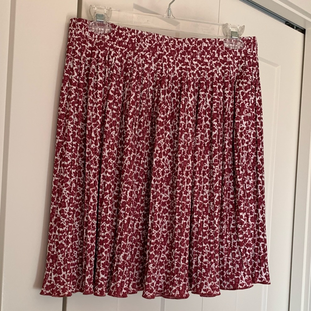 Loft A cute pleated print skirt elastic waist M